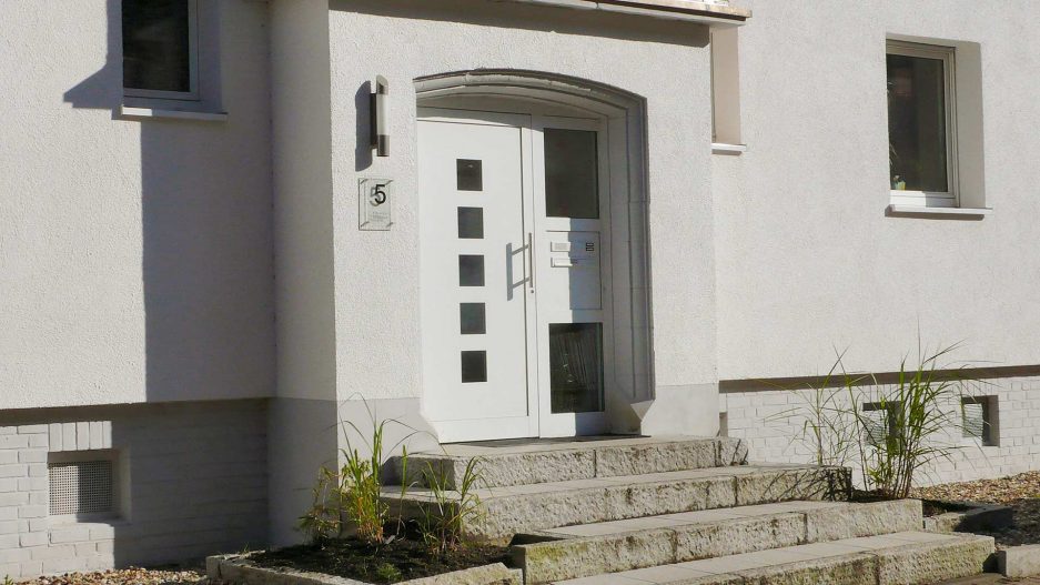 Immobilienmakler Bochum Gerdt Menne Haus kaufen Bochum Mehfamilienhaus in Bochum Langendreer hier Eingang