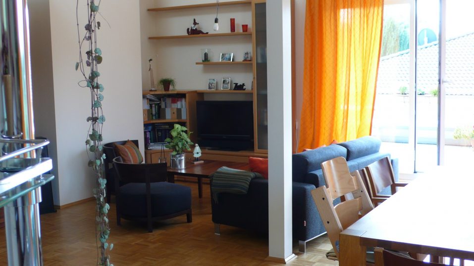 Immobilienmakler Gerdt Menne verkauft eine Neuwertige Wohnung in Bochum-Linden - Ansicht Wohnzimmer