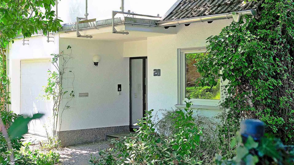 Immobilienmakler Bochum Gerdt Menne Haus kaufen Bochum Einfamilienhaus in Bochum Laer hier Aussenansicht