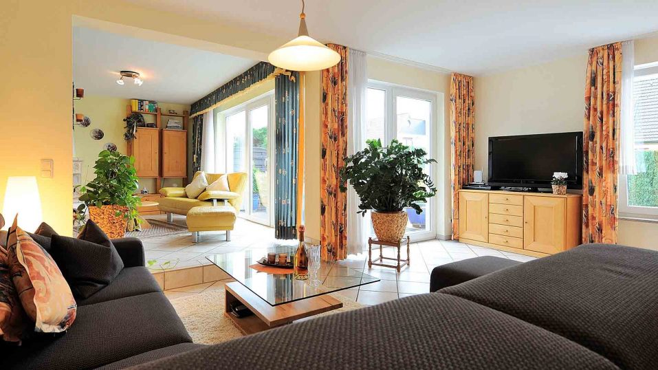 Immobilienmakler Bochum Gerdt Menne Haus kaufen Bochum Einfamilienhaus in Bochum Eppendorf hier Wohnzimmer