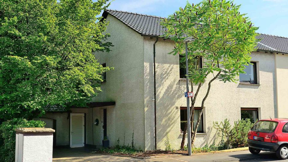 Immobilienmakler Bochum Gerdt Menne Haus kaufen Bochum Einfamilienhaus in Bochum Weitmar hier Aussenansicht