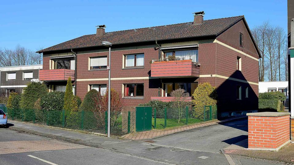 Immobilienmakler Bochum Gerdt Menne Haus kaufen Bochum Dreifamilienhaus in Bochum Hiltrop hier Aussenansicht