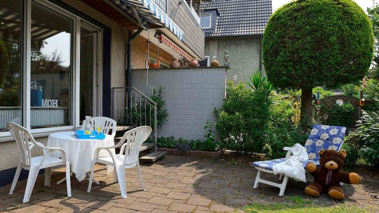 Immobilienmakler Bochum Gerdt Menne Haus kaufen Bochum Einfamilienhaus in Bochum Eppendorf hier Terrasse