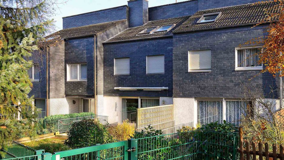 Immobilienmakler Bochum Gerdt Menne Haus kaufen Bochum Einfamilienhaus in Bochum Hiltrop hier Aussenansicht