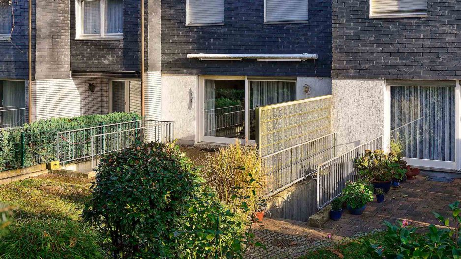 Immobilienmakler Bochum Gerdt Menne Haus kaufen Bochum Einfamilienhaus in Bochum Hiltrop hier Aussenansicht