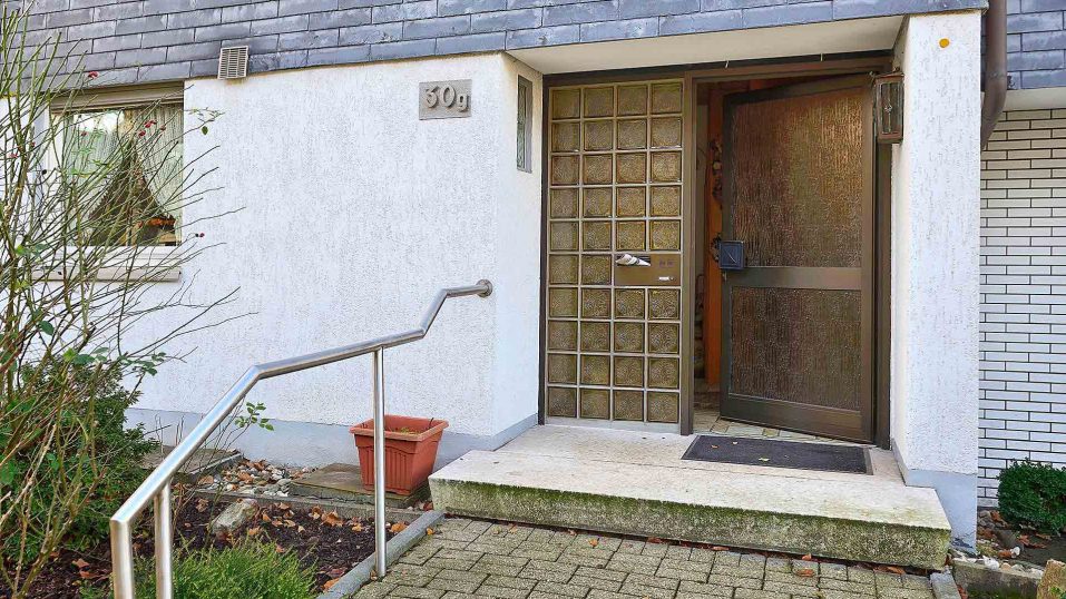 Immobilienmakler Bochum Gerdt Menne Haus kaufen Bochum Einfamilienhaus in Bochum Hiltrop hier Aussenansicht