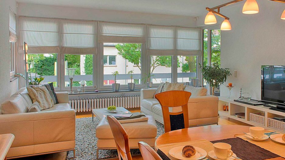 Immobilienmakler Bochum Gerdt Menne Wohnung kaufen Bochum Wohnung in Bochum Ehrenfeld hier Wohnzimmer