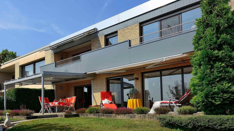 Immobilienmakler Bochum Gerdt Menne Haus kaufen Bochum Einfamilienhaus in Bochum Querenburg hier Aussenansicht