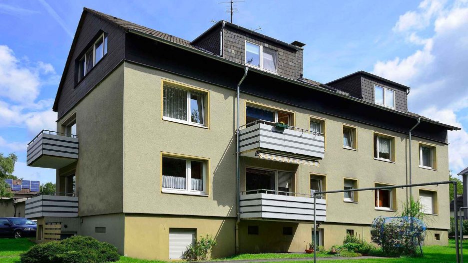 Immobilienmakler Bochum Gerdt Menne Haus kaufen Bochum Mehrfamilienhaus in Bochum Horstede hier Aussenansicht