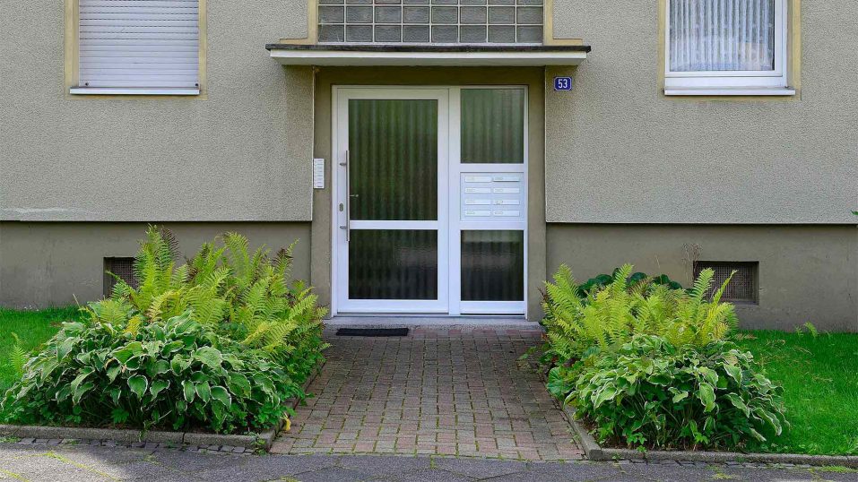 Immobilienmakler Bochum Gerdt Menne Haus kaufen Bochum Mehrfamilienhaus in Bochum Horstede hier Aussenansicht
