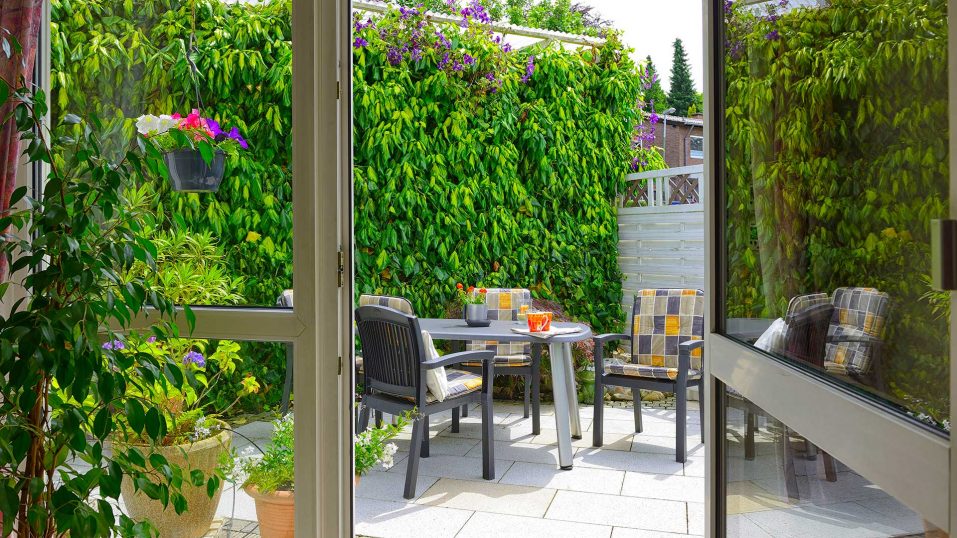 Immobilienmakler Bochum Gerdt Menne Haus kaufen Bochum Einfamilienhaus in Bochum Stiepel hier Terrasse