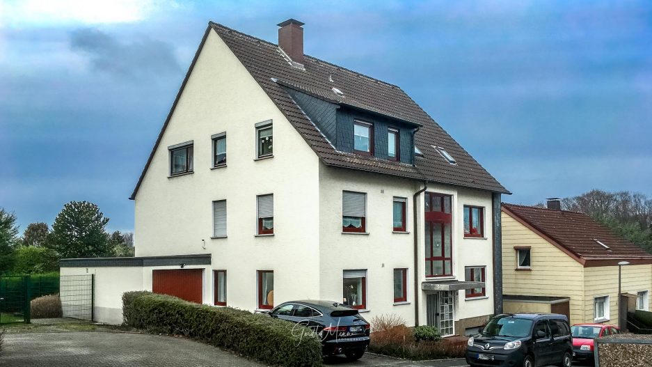Immobilienmakler Bochum Gerdt Menne Haus kaufen Bochum Mehrfamilienhaus in Bochum Dahlhausen hier Aussenansicht