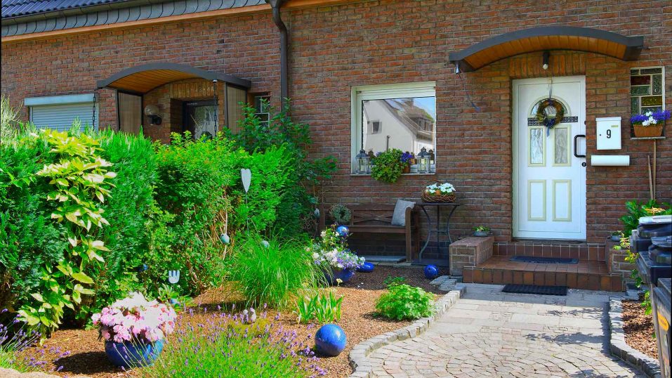 Immobilienmakler Bochum Gerdt Menne Haus kaufen Bochum Siedlungshaus in Bochum Altenbochum hier Aussenansicht