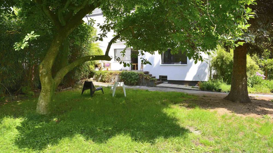 Immobilienmakler Bochum Gerdt Menne Haus kaufen Bochum Siedlungshaus in Bochum Querenburg hier Garten