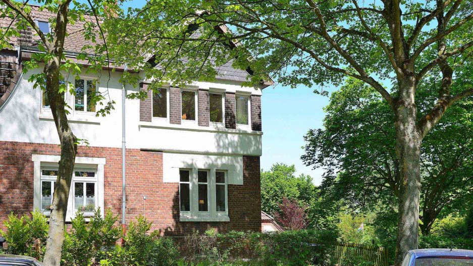 Immobilienmakler Bochum Gerdt Menne Haus kaufen Bochum Siedlungshaus in Bochum Wiemelhausen hier Aussenansicht