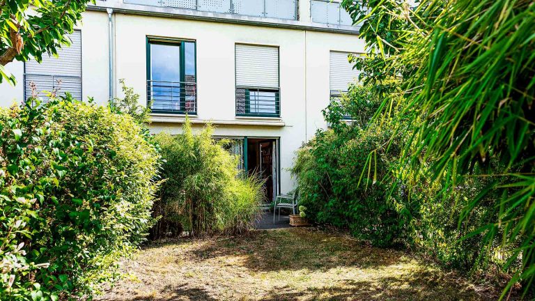 Immobilienmakler Bochum Gerdt Menne Haus kaufen Bochum Einfamilienhaus in Bochum Altenbochum hier Aussenansicht