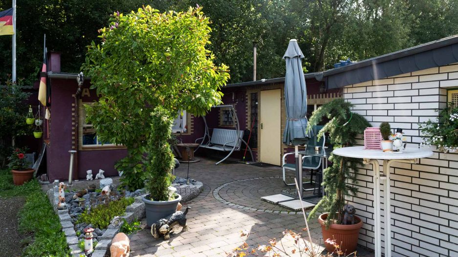 Immobilienmakler Bochum Gerdt Menne Haus kaufen Bochum Mehrfamilienhaus in Bochum Riemke hier Terrasse