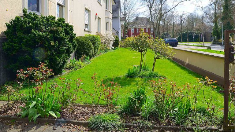 Immobilienmakler Bochum Gerdt Menne Haus kaufen Bochum Dreifamilienhaus in Bochum Weitmar hier Aussenansicht