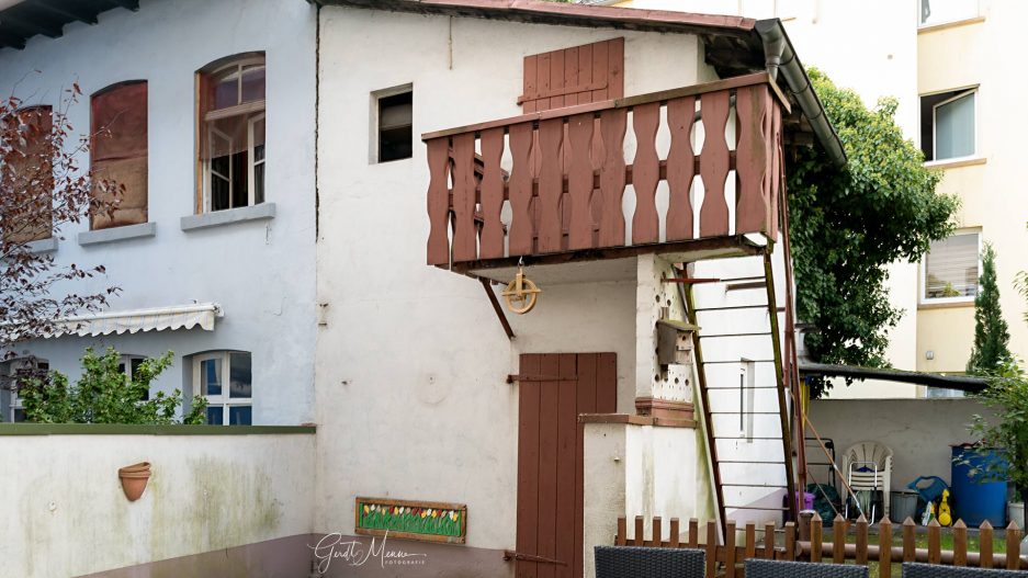 Immobilienmakler Bochum Gerdt Menne Haus kaufen Bochum Mehrfamilienhaus in Bochum Hamme hier Gartenansicht