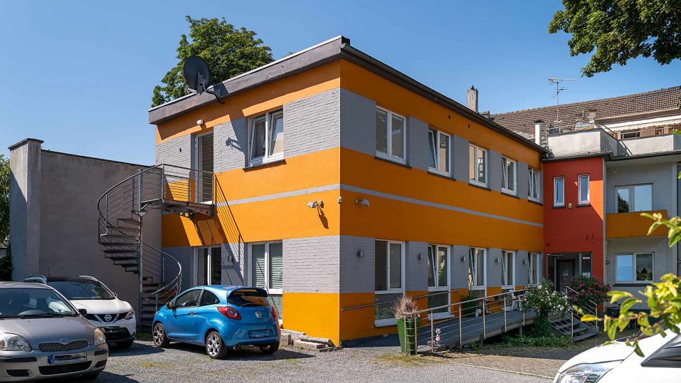 Immobilienmakler Bochum Gerdt Menne Haus kaufen Bochum Mehrfamilienhaus in Bochum Langendreer hier Anbau