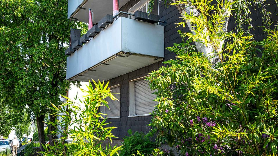 Immobilienmakler Bochum Gerdt Menne Haus kaufen Bochum Mehrfamilienhaus in Bochum Linden hier Strassenansicht