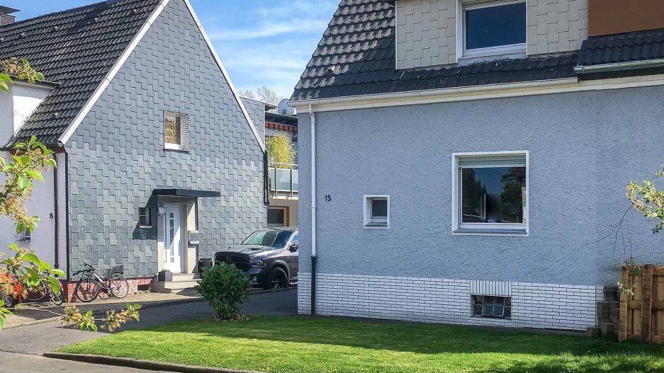 Immobilienmakler Bochum Gerdt Menne Haus kaufen Bochum Siedlungshaus in Bochum Weitmar hier Strassenansicht