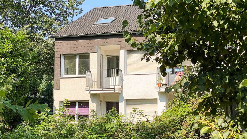 Immobilienmakler Bochum Gerdt Menne Haus kaufen Bochum Mehrfamilienhaus in Bochum-Wiemelhausen hier Ansicht Front