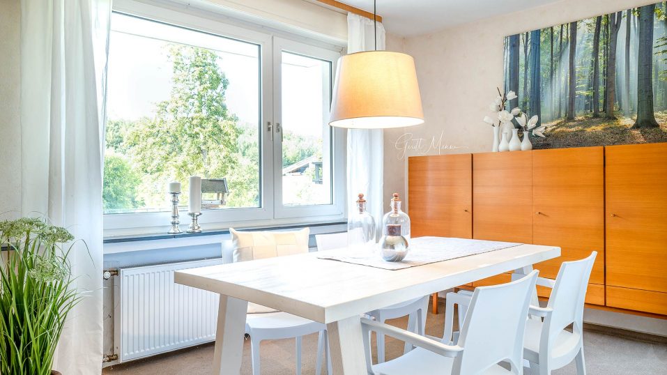 Immobilienmakler Bochum Gerdt Menne Haus kaufen Bochum Zweifamilienhaus in Bochum-Stiepel hier Ansicht Esszimmer
