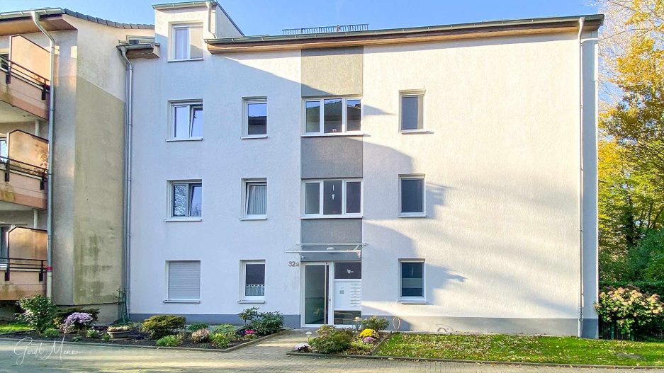 Immobilienmakler Bochum Gerdt Menne Wohnung kaufen Bochum Wohnung in Bochum-Weitmar hier Ansicht Hauseingang