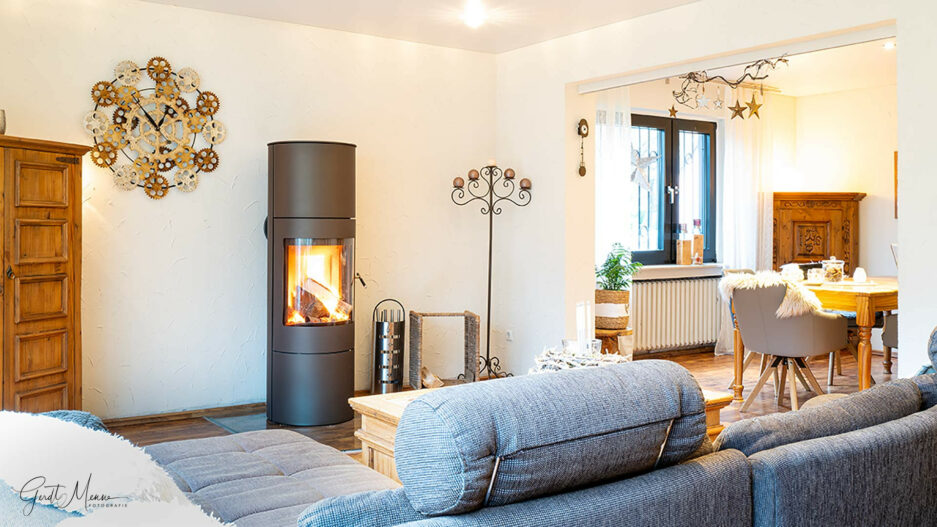 Immobilienmakler Gerdt Menne Bochum freistehendes Zweifamilienhaus kaufen in Wattenscheid hier 2a Ansicht Esszimmer